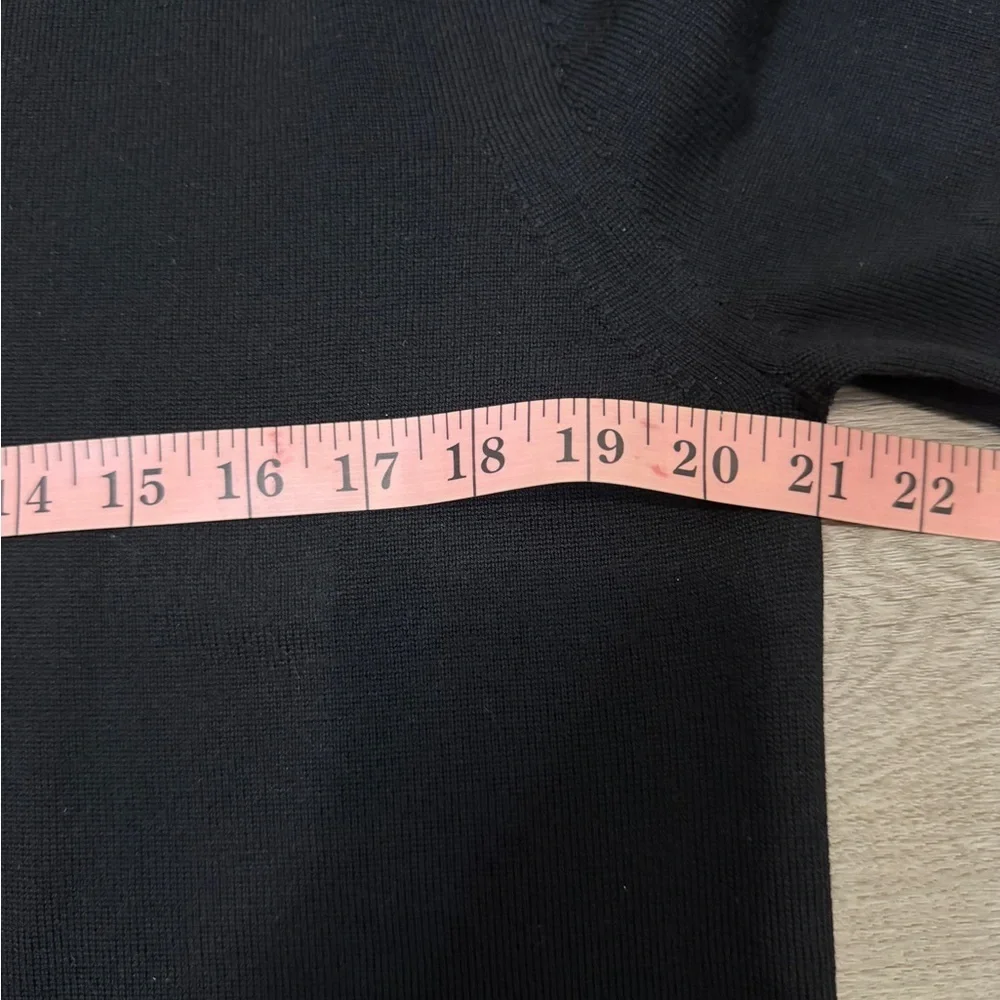 Banana Republic Men's Dark V-Neck Sweater